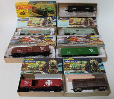 Lot 410 - American style goods wagons by Athearn: 2x57...