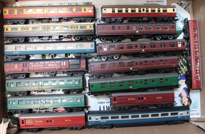 Lot 412 - Approx 22 mainly Triang coaches, variety of...