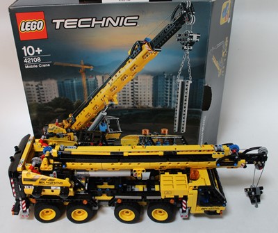 Lot 1030 - A Lego and Lego Technic constructed kit group...