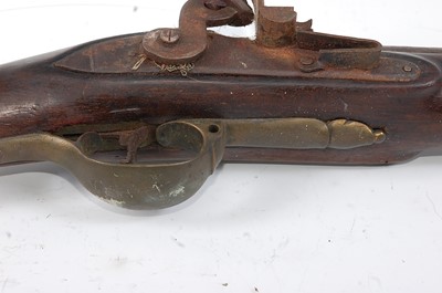 Lot 2286 - An early 19th century flintlock rifle, having...