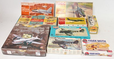 Lot 1073 - A group of 8 model aircraft kits to include a...