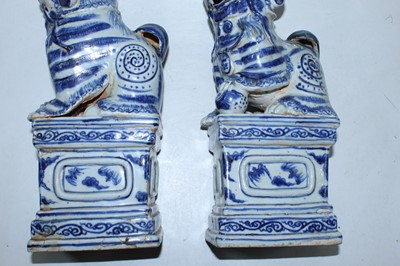 Lot 12 - A pair of reproduction blue & white glazed...