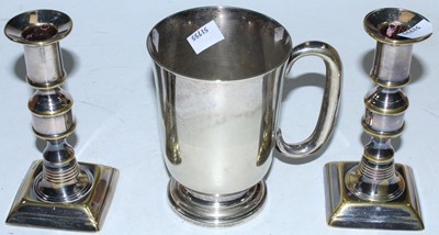 Lot 77 - A box of miscellaneous items to include pair...