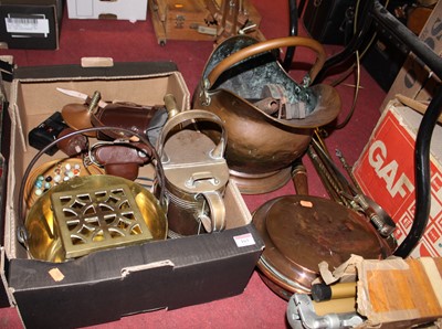 Lot 163 - A collection of miscellaneous items to include...
