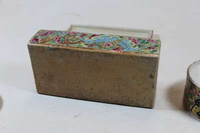 Lot 186 - 19th century Chinese Canton box and cover of...
