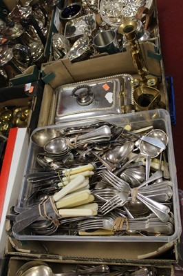 Lot 279 - A box of miscellaneous metalware, to include a...