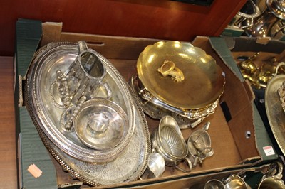 Lot 284 - A box of miscellaneous metalware, to include a...
