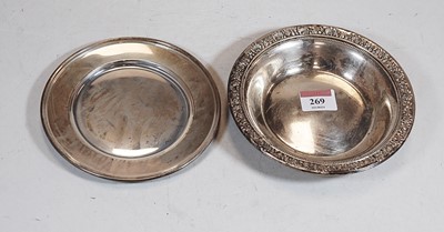 Lot 269 - An early 20th century sterling silver shallow...