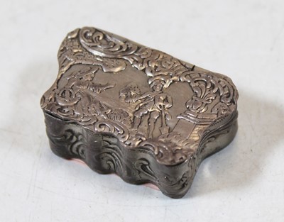 Lot 312 - An early 20th century continental silver snuff...