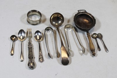 Lot 347 - A small collection of miscellaneous items, to...