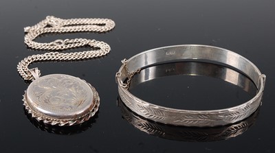 Lot 371 - A Victorian style silver and half-engraved...