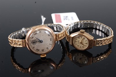 Lot 394 - A lady's 9ct gold cased mechanical wristwatch,...