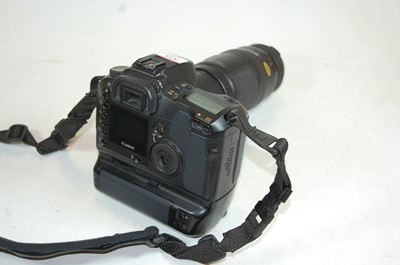 Lot 573 - A Canon E1S D60 digital camera with Canon...