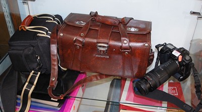 Lot 573 - A Canon E1S D60 digital camera with Canon...