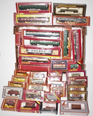 Lot 435 - 48 various boxed and loose 00 scale wagons and...
