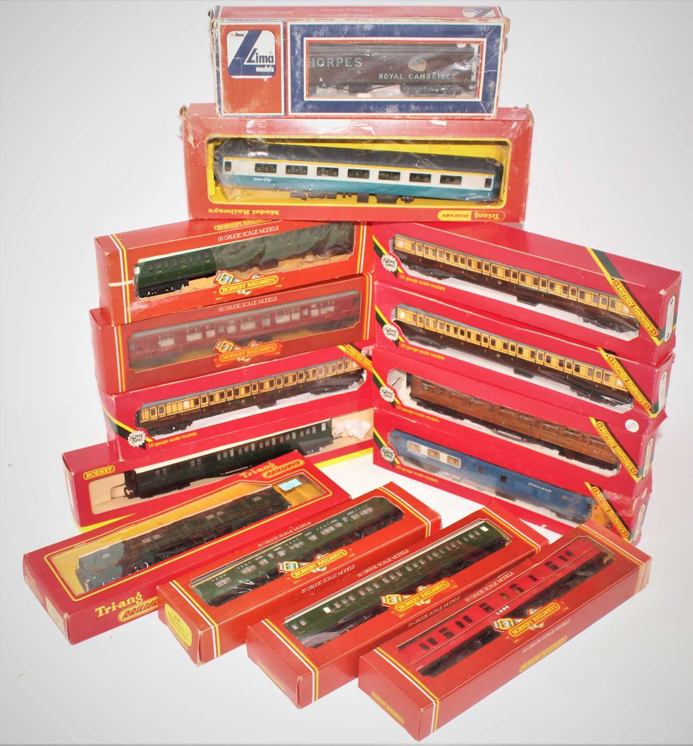 Lot 444 - 14 various boxed 00 gauge passenger coaches...