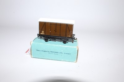 Lot 554 - Two uncommon Hornby-Dublo D1 3-rail wagons: SR...