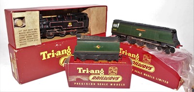 Lot 608 - Triang R356 ‘Battle of Britain’ 4-6-2 loco...