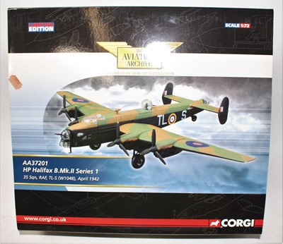 Lot 2404 - A Corgi Aviation Archive model No. AA37201...