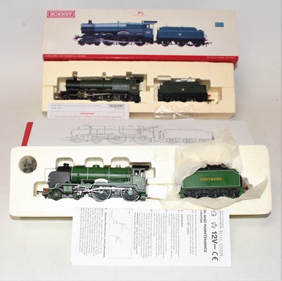 Lot 465 - A Hornby 00 gauge boxed locomotive group to...