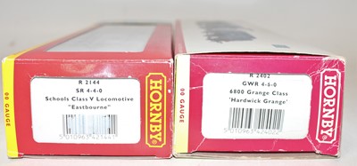 Lot 465 - A Hornby 00 gauge boxed locomotive group to...