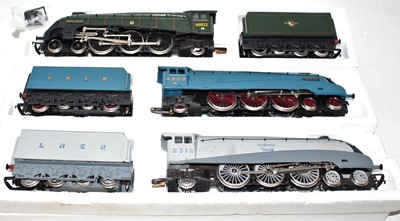 Lot 493 - Three various Hornby Railways 00 gauge Class...