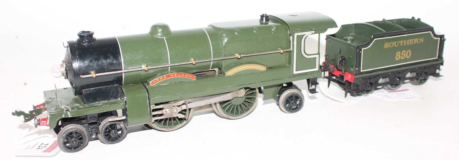 Lot 224 - Hornby 1934-36 E320 20V AC Lord Nelson 4-4-2...