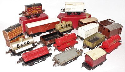 Lot 219 - Tray containing 15 Hornby Wagons, various...