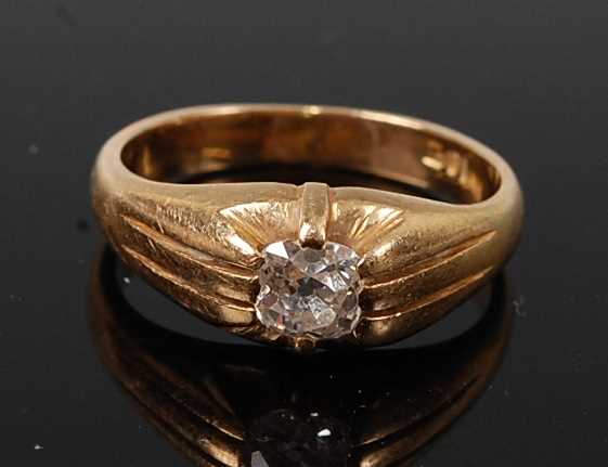Lot 2585 - A yellow metal early 20th century diamond...