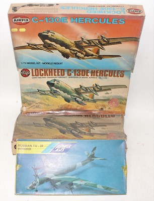 Lot 1081 - Four various boxed Airfix and Playfix 1/72...