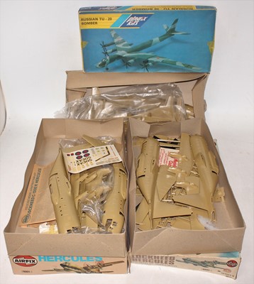 Lot 1081 - Four various boxed Airfix and Playfix 1/72...