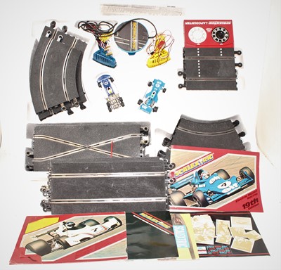 Lot 873 - A Scalextric 500 Formula One Racing gift set,...