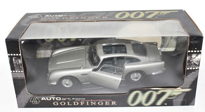 Lot 2542 - An Auto Art 007 1/18 scale boxed model of the...