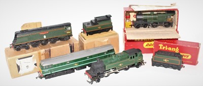 Lot 369 - Four Triang Locos, all except D5572 have some...