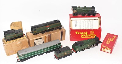 Lot 369 - Four Triang Locos, all except D5572 have some...