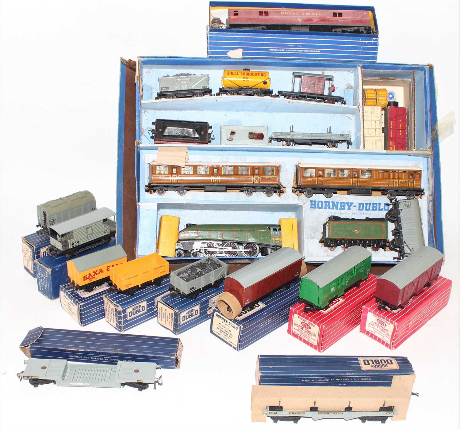 Lot 387 - Hornby Dublo Mixed Group, including heavily...