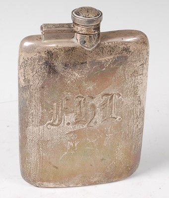 Lot 2515 - A George V silver hip flask, having a fixed...