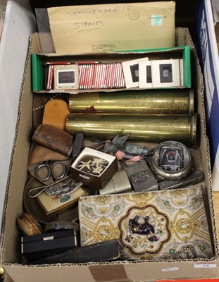 Lot 74 - A box of miscellaneous items, to include a...