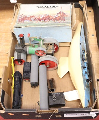 Lot 84 - A box of miscellaneous items, to include a...