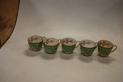 Lot 85 - A box of miscellaneous china, to include...