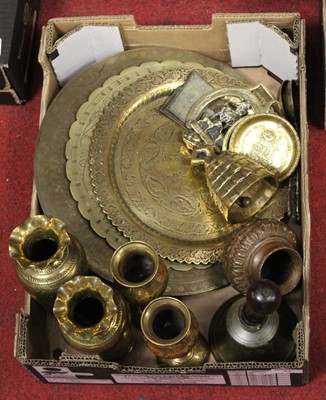 Lot 91 - A box of miscellaneous brassware, to include...