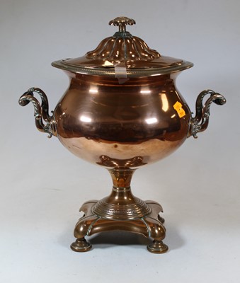 Lot 110 - An early 20th century copper samovar, of squat...