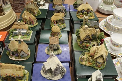 Lot 119 - A collection of 20 boxed Lilliput Lane cottage...