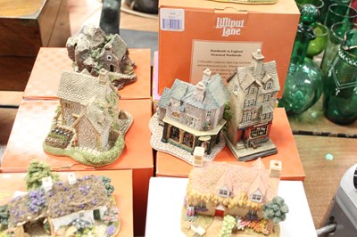 Lot 123 - A collection of 11 boxed Lilliput Lane cottage...