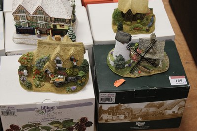Lot 169 - A collection of 18 boxed Lilliput Lane cottage...