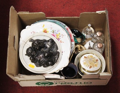 Lot 181 - A box of miscellaneous items, to include...