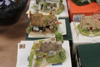 Lot 151 - A collection of ten boxed Lilliput Lane...