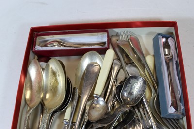 Lot 283 - A collection of miscellaneous loose flatware,...
