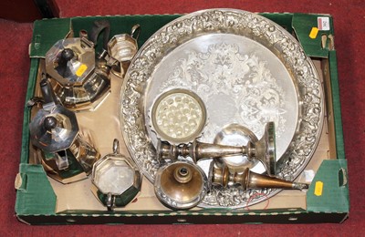 Lot 302 - A box of miscellaneous metalware, to include...