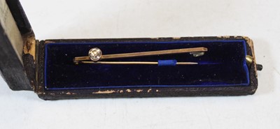 Lot 334 - A 9ct gold and paste set bar brooch, in fitted...
